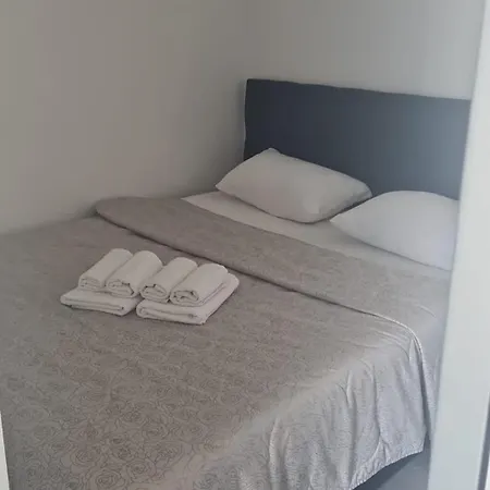 Deniz Apartment *